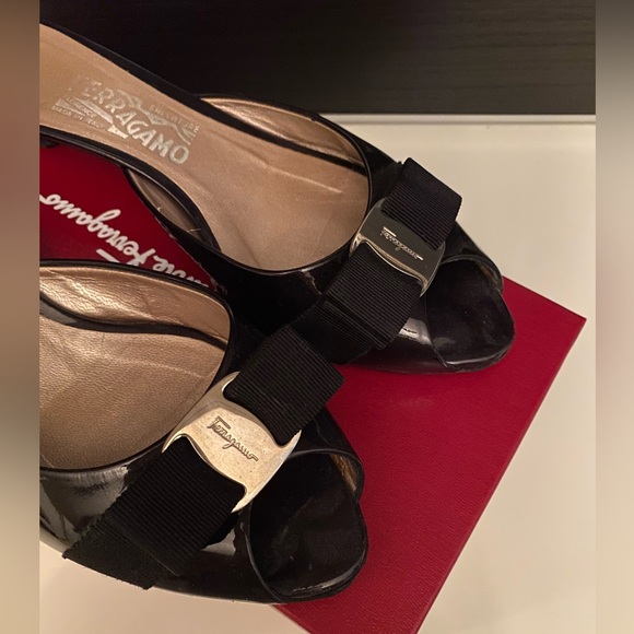 Salvatore Ferragamo Black Patent Calf Leather Classic Slide Shoes Sandal 8.5 3cm - Picture 4 of 9